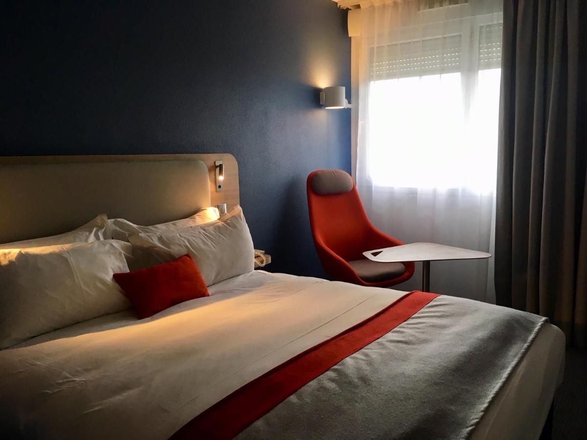 Holiday Inn Express Grenoble-Bernin Esterno foto